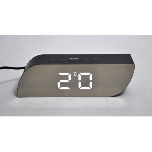 Электронные часы DS 018 белый (рег.яркости, питание шнур USB, рез